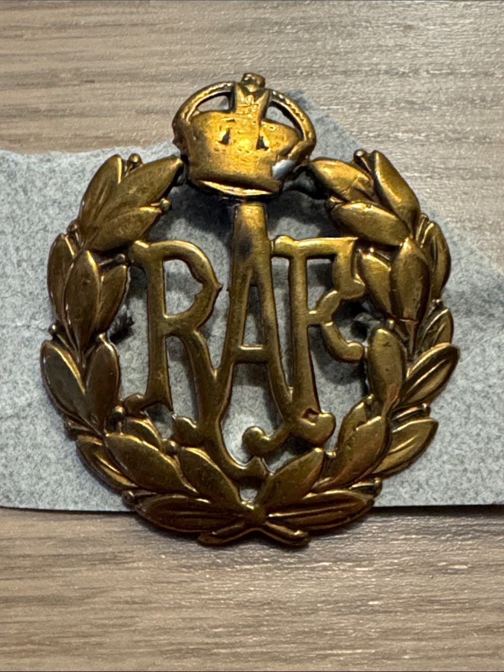 WWI British RAF Royal Air Force Cap Hat Badge Insignia